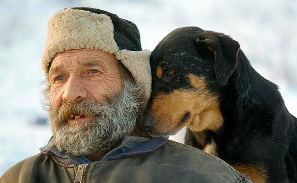 ЖИГАН Когда из тюрьмы вышел авторитетный вор Дядя Вася, по кличке Дед, все думали, - недолго протянет на свободе, возьмется за прежнее снова сядет, но Дед вернулся беззубым тихим стариком,