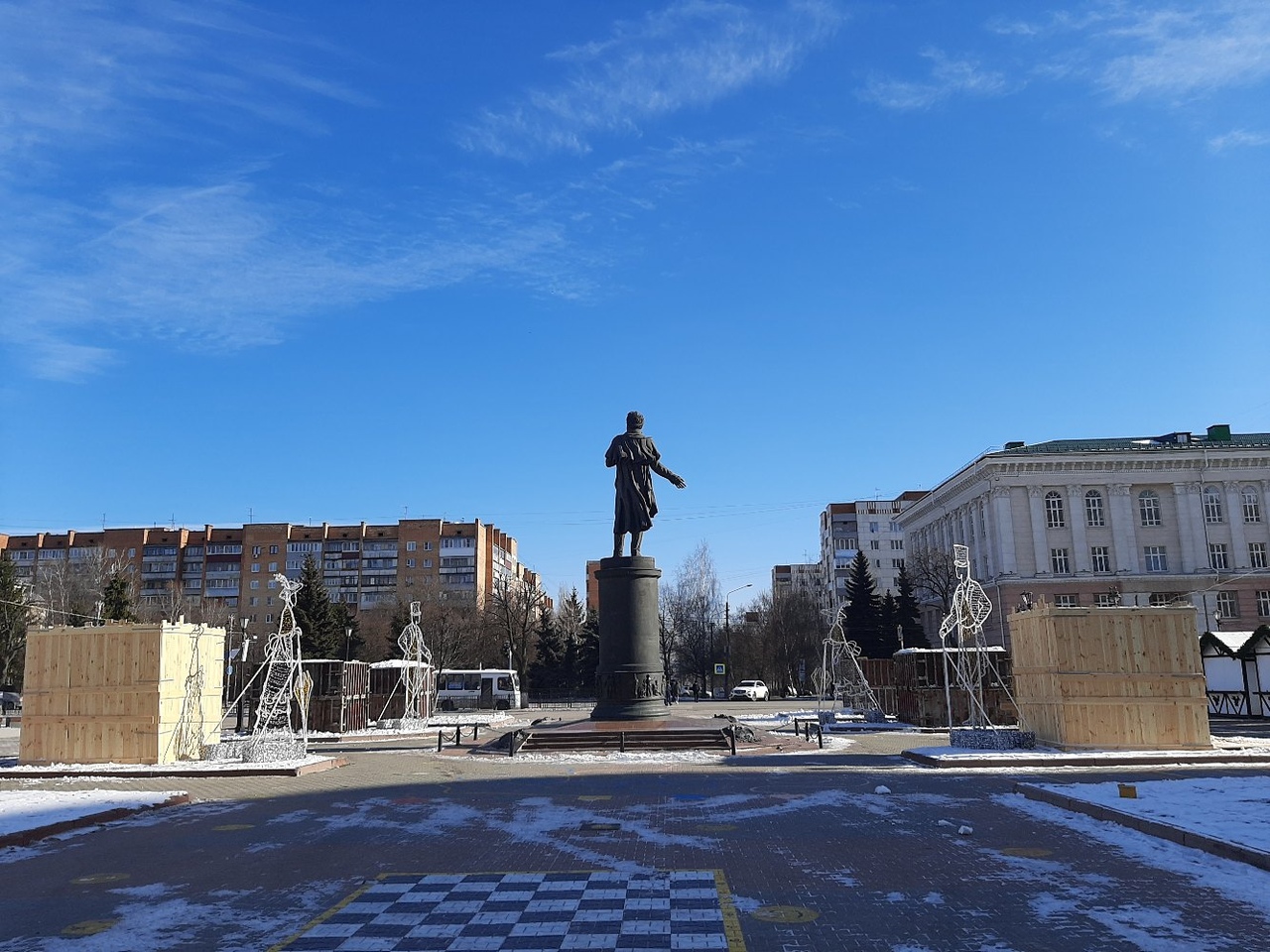 Скульптуры из снега, угощения и ярмарки. В мэрии рассказали, как Курск отметит Масленицу